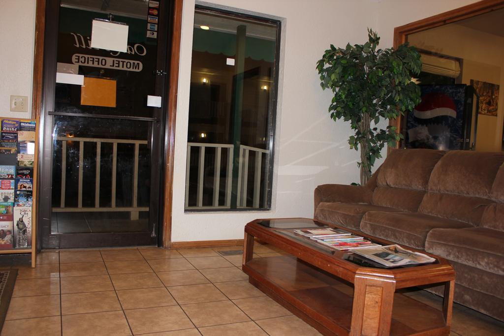 Oak Hill Inn And Suites Tahlequah Ngoại thất bức ảnh