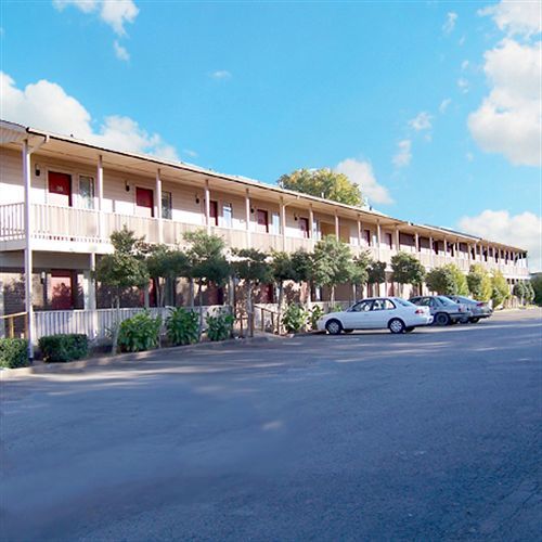Oak Hill Inn And Suites Tahlequah Ngoại thất bức ảnh