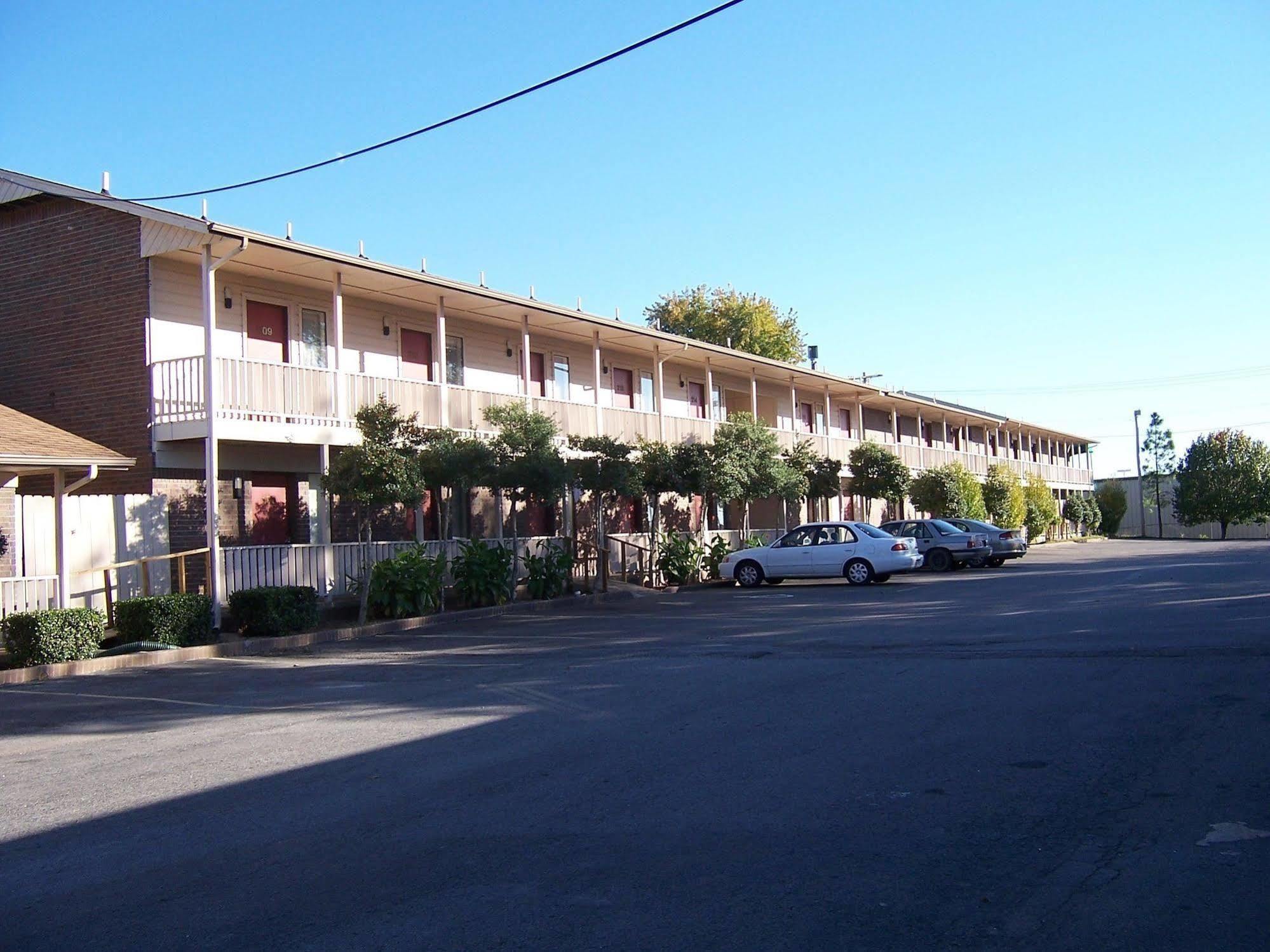 Oak Hill Inn And Suites Tahlequah Ngoại thất bức ảnh