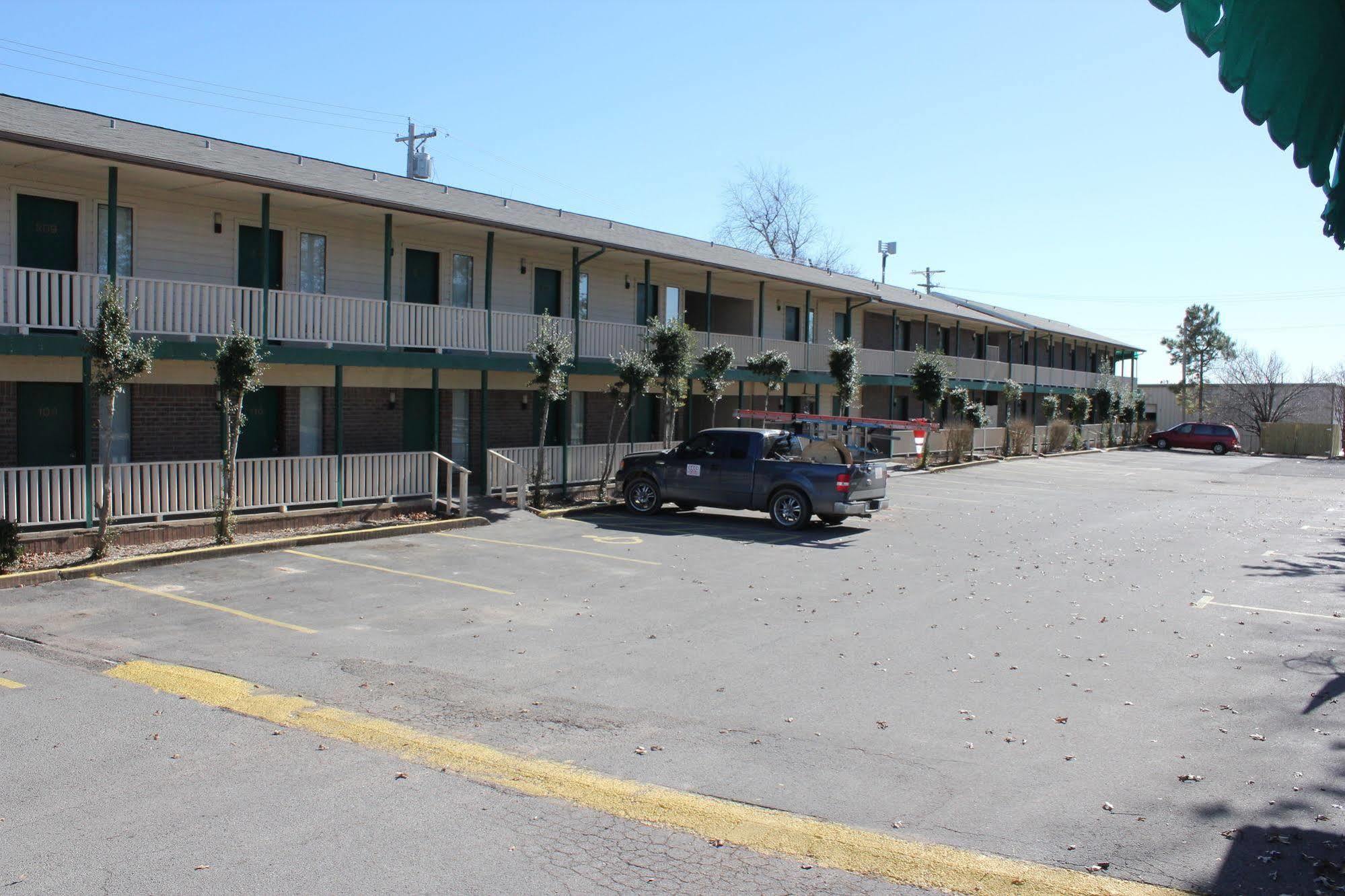 Oak Hill Inn And Suites Tahlequah Ngoại thất bức ảnh